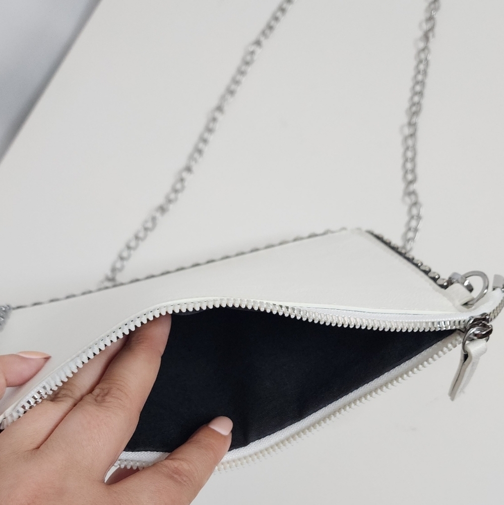 NEW‼️Elegant White Chain Clutch - Picture 8 of 8